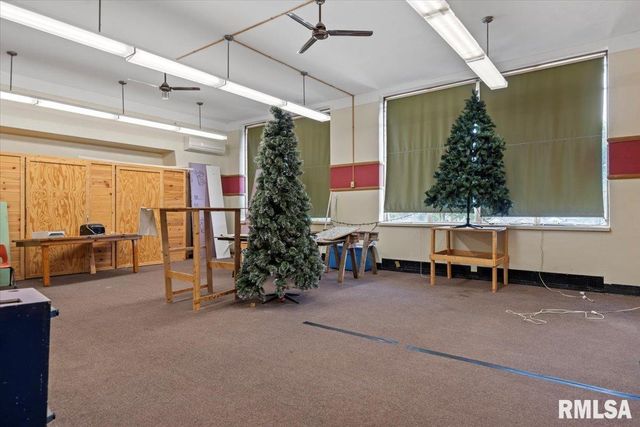 352 FRANKLIN Street, Jacksonville, IL 62650