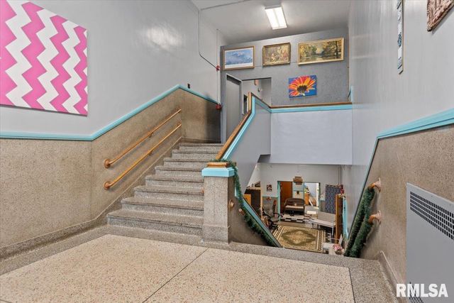 352 FRANKLIN Street, Jacksonville, IL 62650