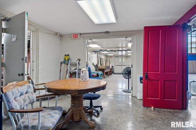 352 FRANKLIN Street, Jacksonville, IL 62650