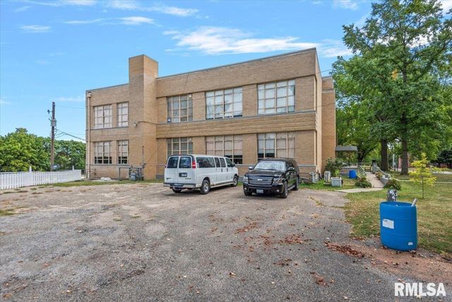 352 FRANKLIN Street, Jacksonville, IL 62650