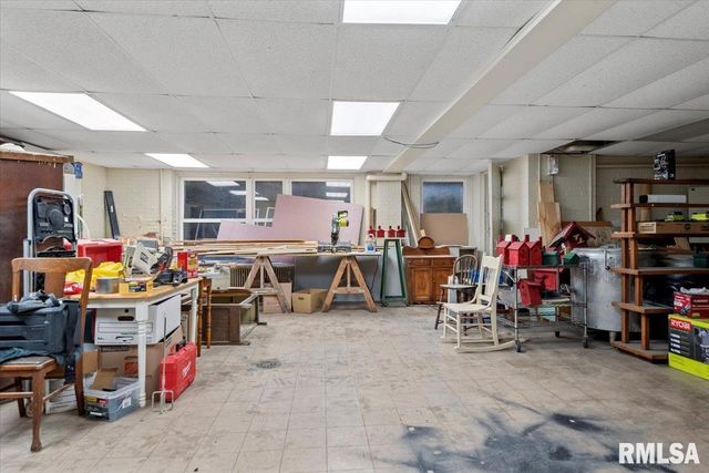 352 FRANKLIN Street, Jacksonville, IL 62650