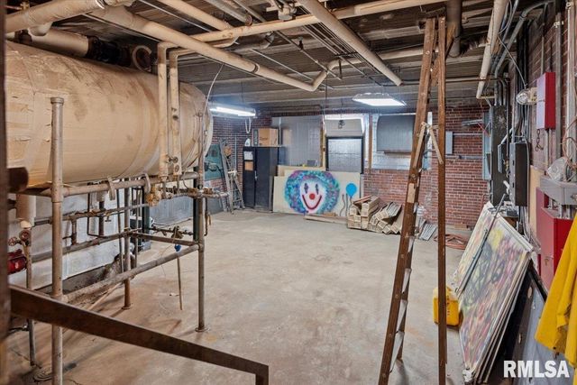 352 FRANKLIN Street, Jacksonville, IL 62650