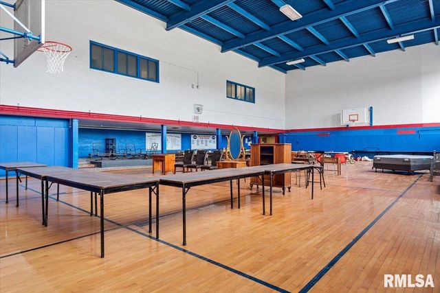 352 FRANKLIN Street, Jacksonville, IL 62650