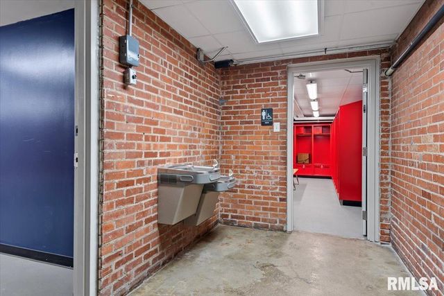 352 FRANKLIN Street, Jacksonville, IL 62650