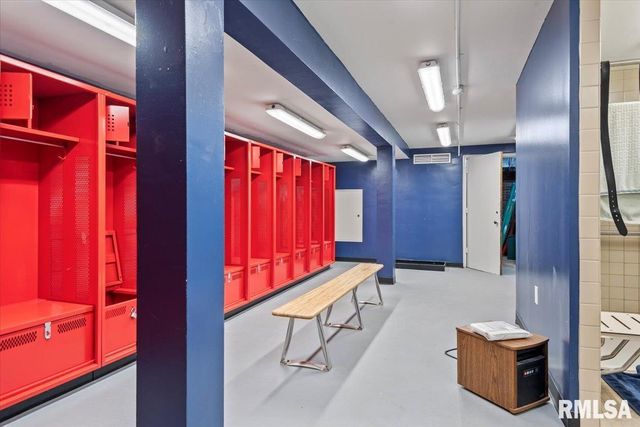 352 FRANKLIN Street, Jacksonville, IL 62650