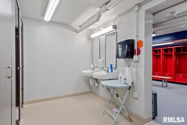 352 FRANKLIN Street, Jacksonville, IL 62650