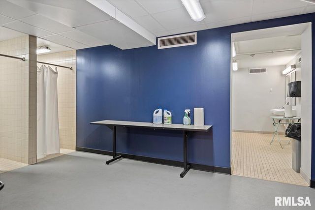 352 FRANKLIN Street, Jacksonville, IL 62650