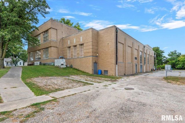 352 FRANKLIN Street, Jacksonville, IL 62650