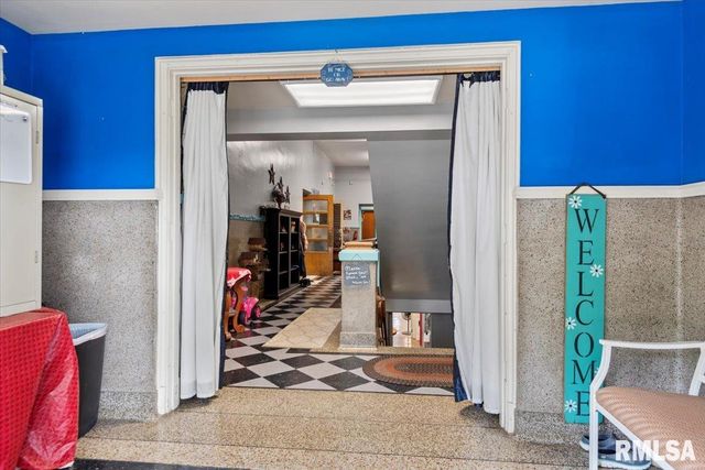 352 FRANKLIN Street, Jacksonville, IL 62650