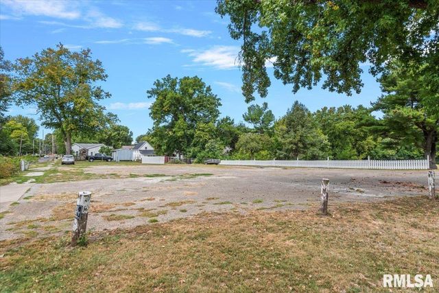 352 FRANKLIN Street, Jacksonville, IL 62650