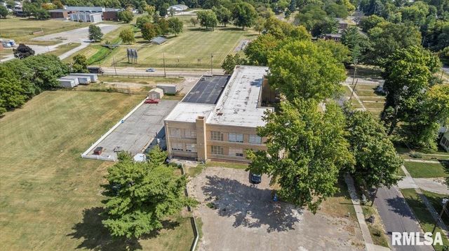 352 FRANKLIN Street, Jacksonville, IL 62650