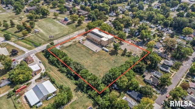 352 FRANKLIN Street, Jacksonville, IL 62650