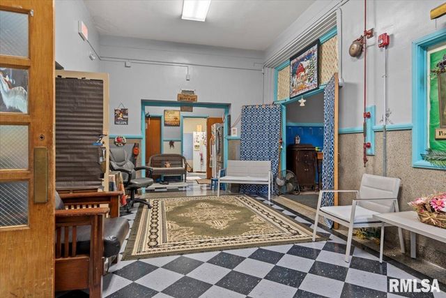 352 FRANKLIN Street, Jacksonville, IL 62650