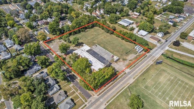 352 FRANKLIN Street, Jacksonville, IL 62650