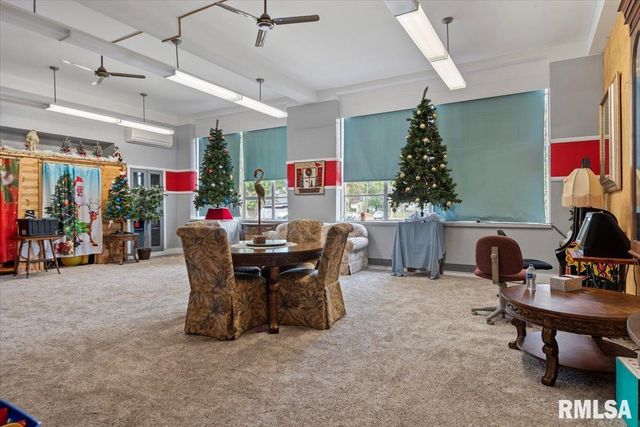 352 FRANKLIN Street, Jacksonville, IL 62650