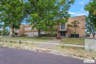 352 FRANKLIN Street, Jacksonville, IL 62650