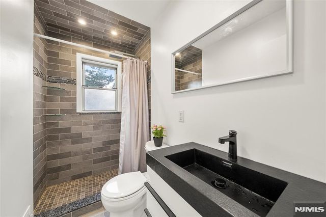 636 Elm Avenue, Ridgefield, NJ 07657