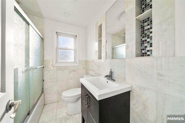 636 Elm Avenue, Ridgefield, NJ 07657