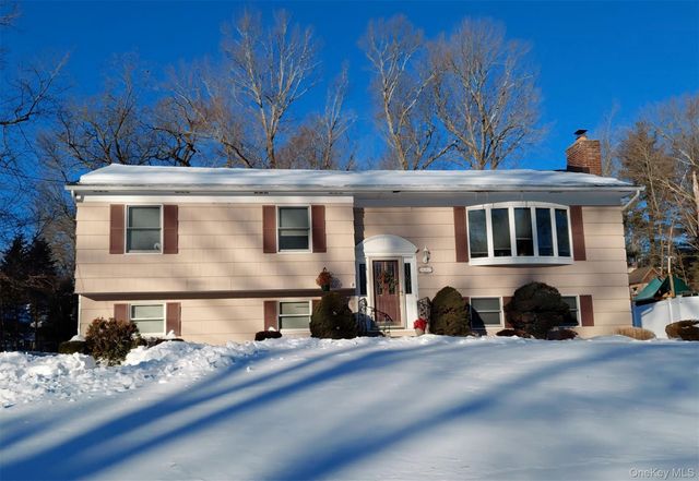 557 Babbling Brook Lane, Valley Cottage, NY 10989