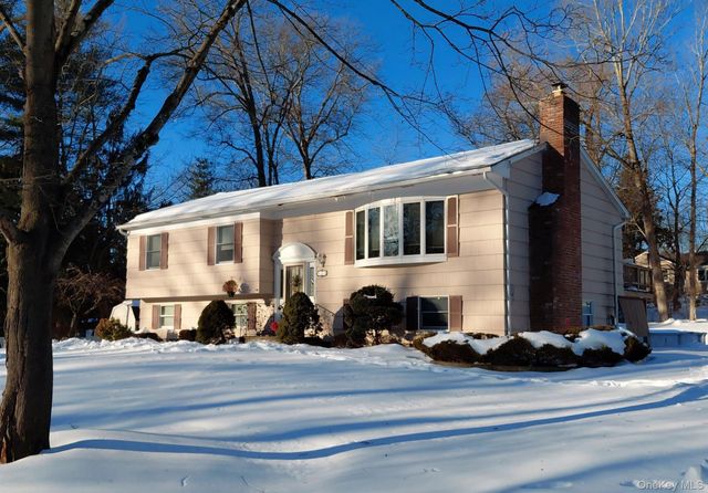 557 Babbling Brook Lane, Valley Cottage, NY 10989