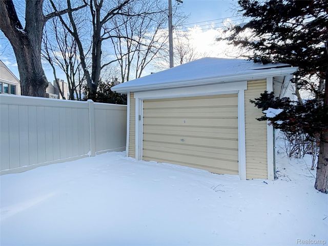 636 Landon Street, Birmingham, MI 48009