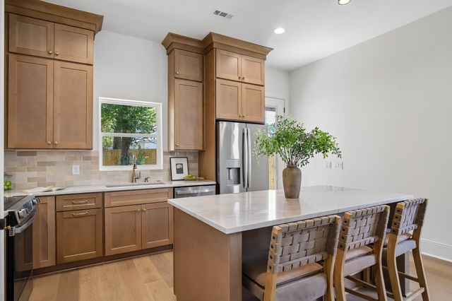 2013 Sultana Ave A, Nashville, TN 37207