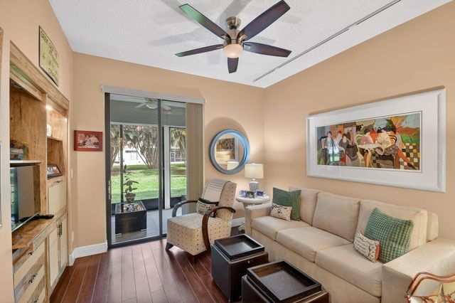 7840 Lexington Club Boulevard B, Delray Beach, FL 33446