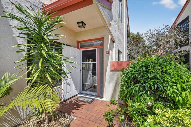 7840 Lexington Club Boulevard B, Delray Beach, FL 33446