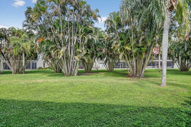 7840 Lexington Club Boulevard B, Delray Beach, FL 33446