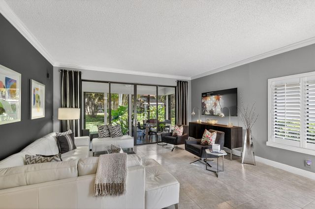 7840 Lexington Club Boulevard B, Delray Beach, FL 33446