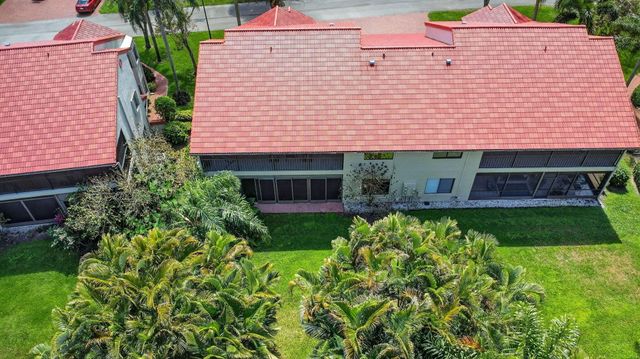 7840 Lexington Club Boulevard B, Delray Beach, FL 33446