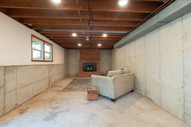 2737 Alabama Street, Lawrence, KS 66046