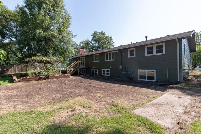 2737 Alabama Street, Lawrence, KS 66046
