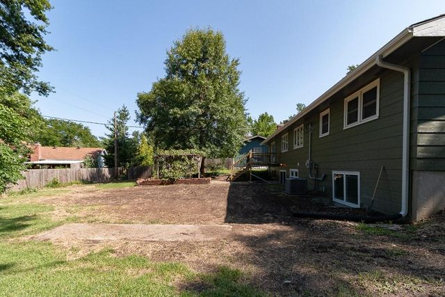 2737 Alabama Street, Lawrence, KS 66046