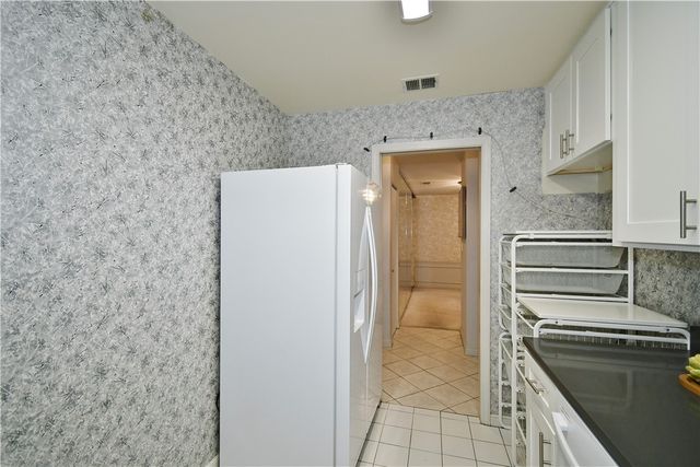 425 N Neville St 204, Oakland, PA 15213