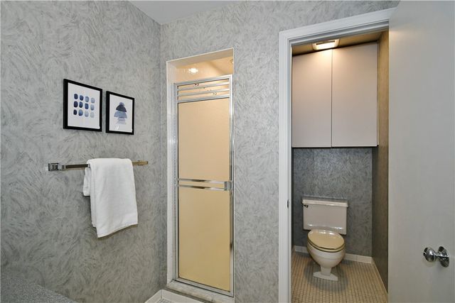 425 N Neville St 204, Oakland, PA 15213