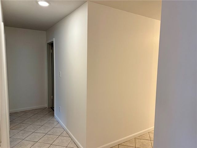 425 N Neville St 204, Oakland, PA 15213