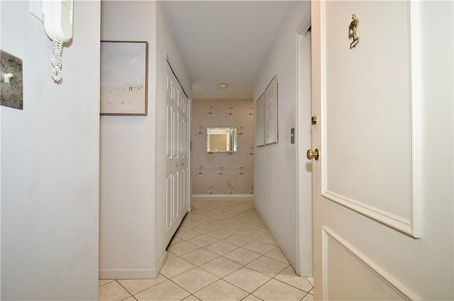 425 N Neville St 204, Oakland, PA 15213