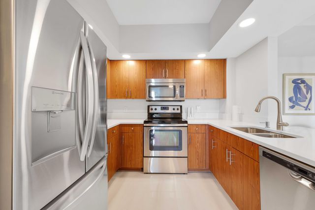 100 N Federal Highway 1021, Fort Lauderdale, FL 33301