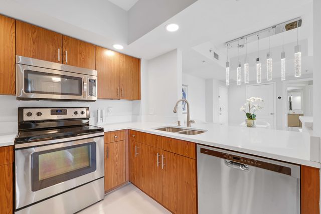 100 N Federal Highway 1021, Fort Lauderdale, FL 33301