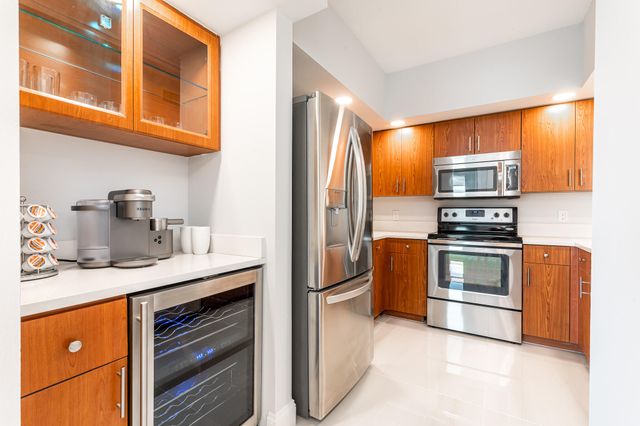 100 N Federal Highway 1021, Fort Lauderdale, FL 33301