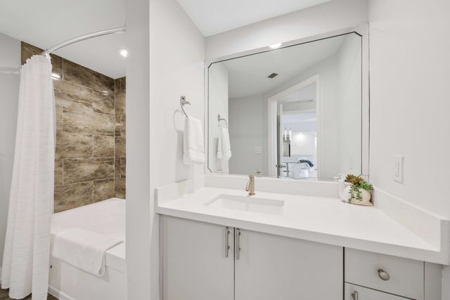 100 N Federal Highway 1021, Fort Lauderdale, FL 33301