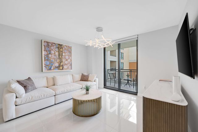100 N Federal Highway 1021, Fort Lauderdale, FL 33301