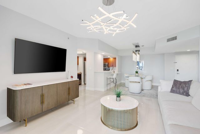 100 N Federal Highway 1021, Fort Lauderdale, FL 33301