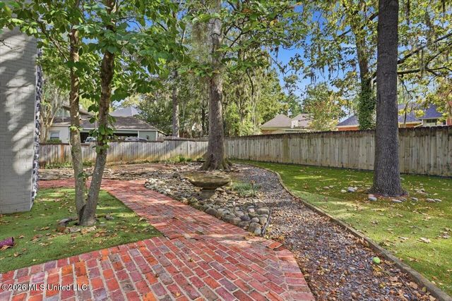 36 Moss Forest Circle, Jackson, MS 39211