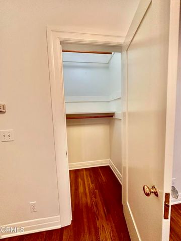 588 S Mentor Avenue B, Pasadena, CA 91106