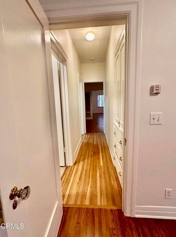 588 S Mentor Avenue B, Pasadena, CA 91106