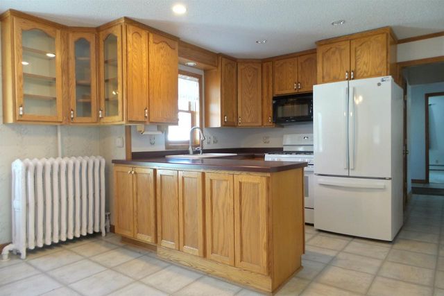 112 W SPRUCE STREET, Abbotsford, WI 54405