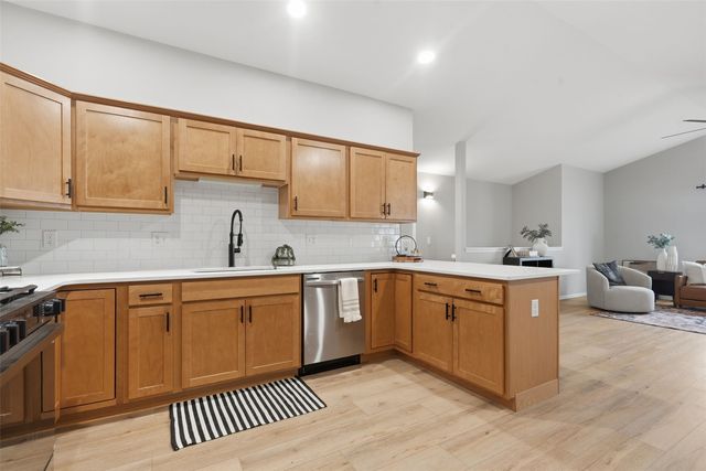 808 Crescent View Drive, Cedar Rapids, IA 52402