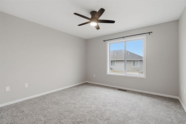 808 Crescent View Drive, Cedar Rapids, IA 52402